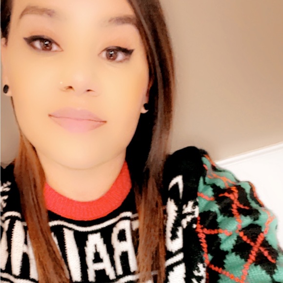 Meet your Posher! - Picture 3 of 6